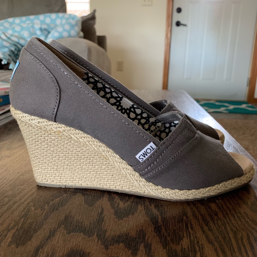Toms open toe wedges